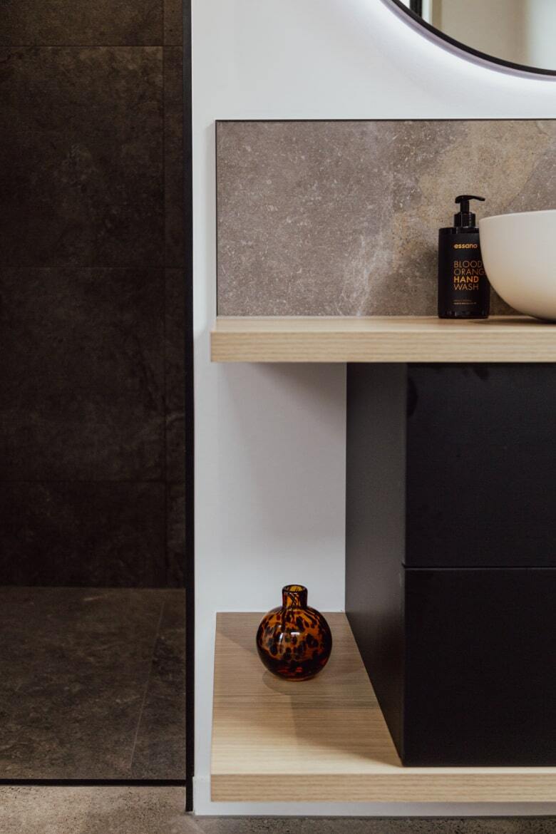 Minden Vanities