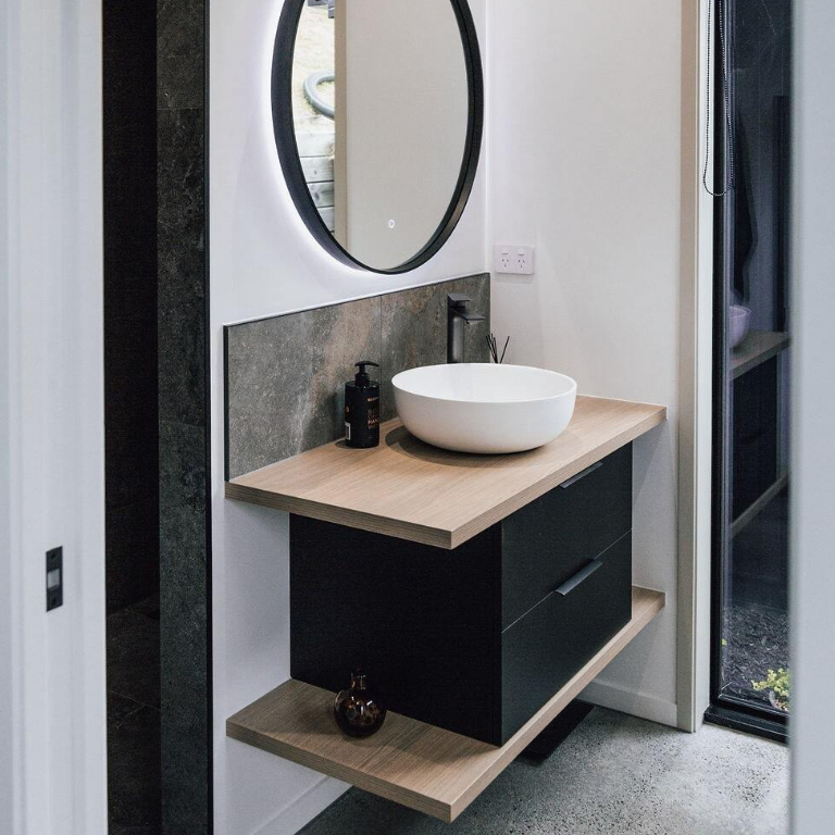 Bathrooms & Vanities