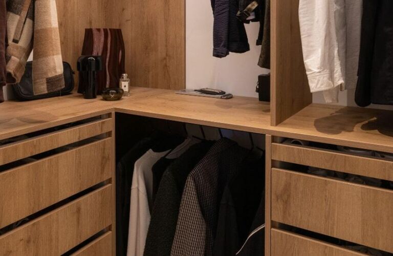 Wardrobes & Storage